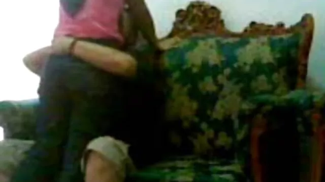 Señora de las tetas más grandes se desnuda y abuelas calientes mexicanas le da la cabeza