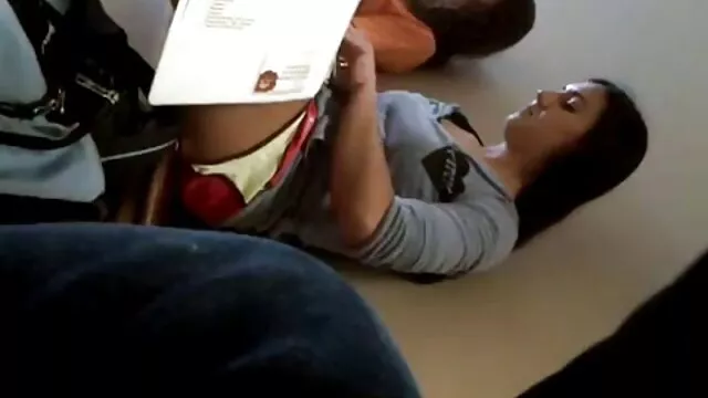 Chic Mia con grandes tetas naturales y plug ancianas calientes follando anal para un botín blanco