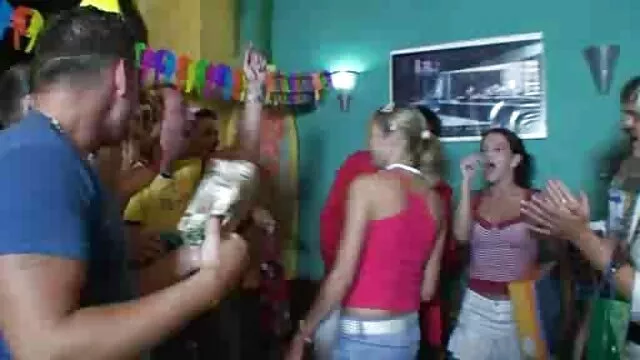 Sexo lésbico con Alana abuelas mexicanas calientes Cruise y Honey Gold