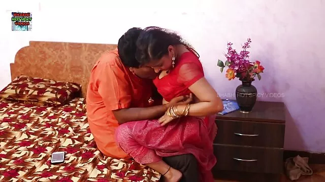 Adolescente guapo sirve una abuelas culonas calientes gran polla madura y recibe facial