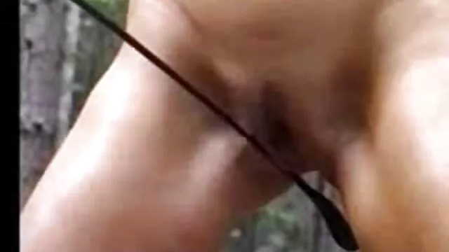 Madre alemana pilla a su abuelas calientes xnxx hermanastra follando y se unen en un trío