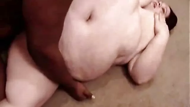 Voy a follarme xxx abuelas calientes con un hombre de verdad justo frente a ti