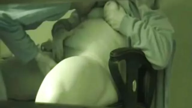 Gran culo MILF follada en abuelas bien calientes su coño afeitado